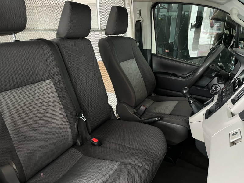 Toyota Comerciales Hiace Panel 5 pts. DX Superlarga, toldo alto, TM5 (línea nueva) 2020